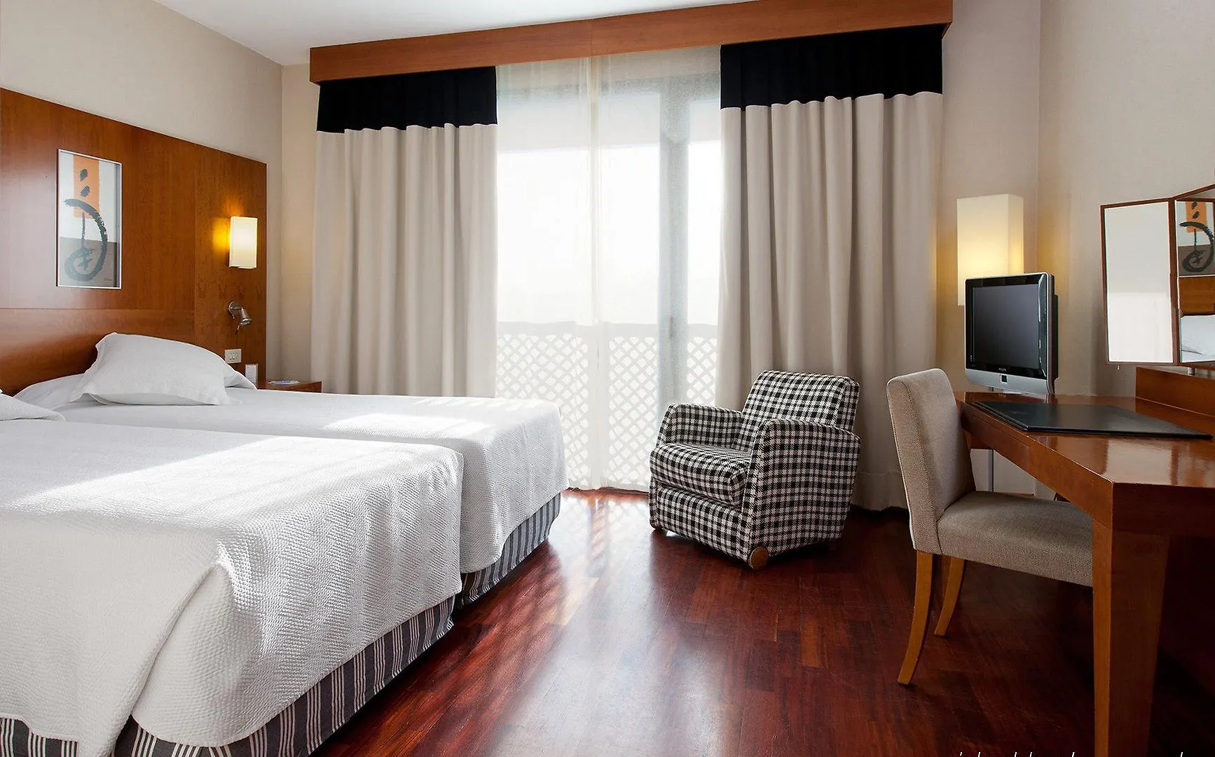 Hotel Nh Màlaga 4*,